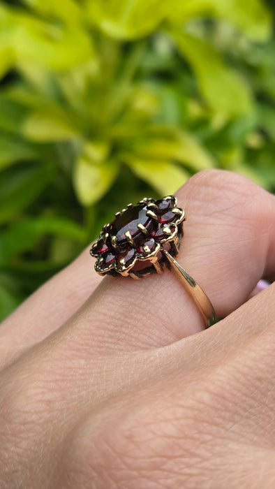Vintage: 9ct Yellow Gold Garnet Flower Head Cluster Ring — From 1975