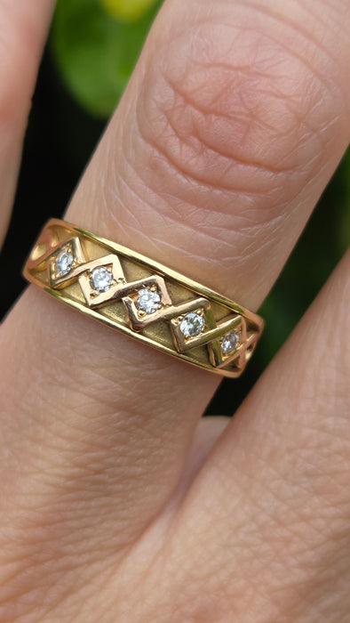 Vintage: 18ct Welsh Gold Clogau Diamond Celtic Band Ring