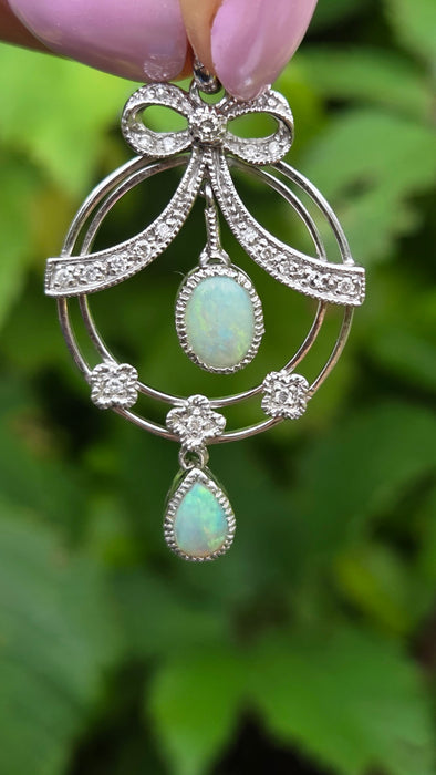 6618: Vintage: 9ct Gold White Opals Diamonds Pendulum Pendant- crisp, colourful, eye-candy
