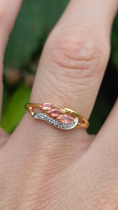 Vintage: 18ct Yellow Gold Padparadscha Sapphire & Diamond Ring