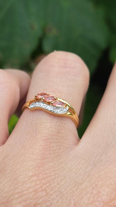 Vintage: 18ct Yellow Gold Padparadscha Sapphire & Diamond Ring