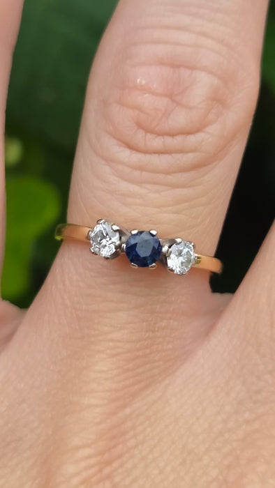 Vintage: 18ct Gold Blue Sapphire & Diamond Three-Stone Ring