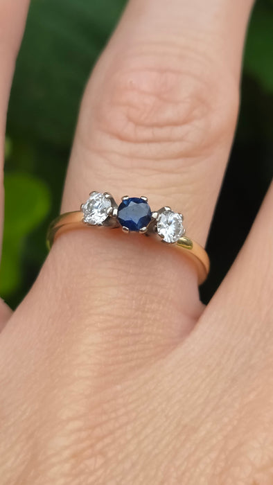 Vintage: 18ct Gold Blue Sapphire & Diamond Three-Stone Ring