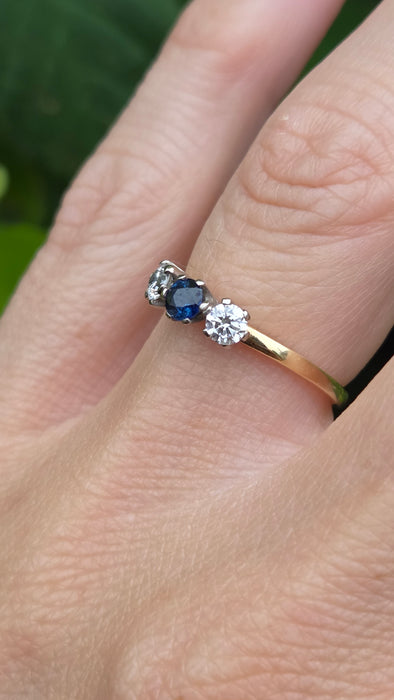 Vintage: 18ct Gold Blue Sapphire & Diamond Three-Stone Ring