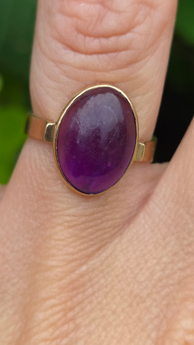 Vintage: 9ct Gold Cabochon Amethyst Solitaire Ring — From 1977