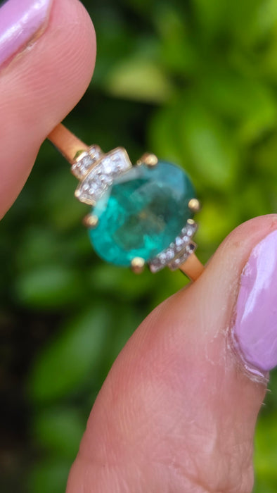 Vintage: 9ct Yellow Gold Emerald & Diamond Ring