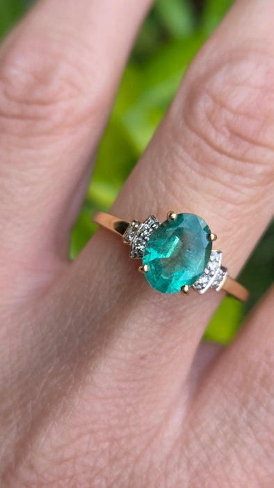 Vintage: 9ct Yellow Gold Emerald & Diamond Ring