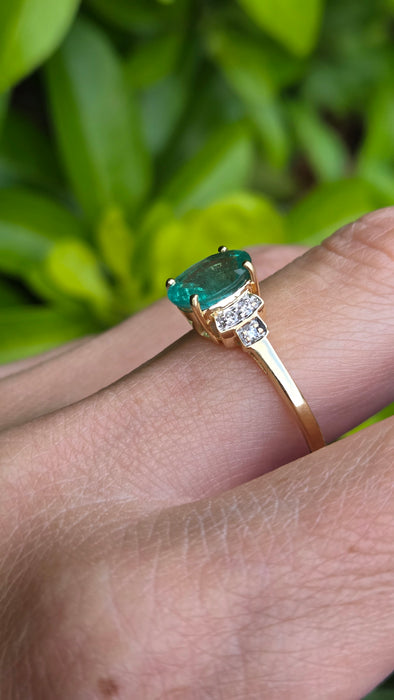 Vintage: 9ct Yellow Gold Emerald & Diamond Ring