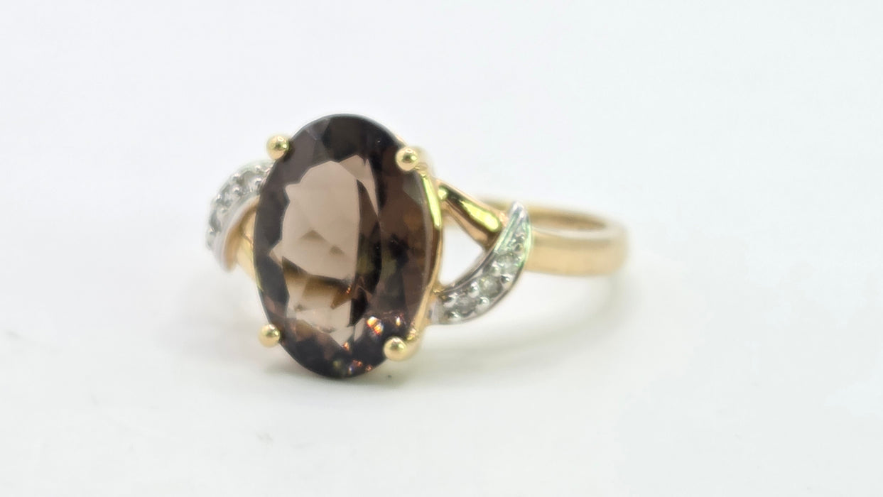 Vintage: 9ct Yellow Gold Smoky Quartz & Diamond Ring
