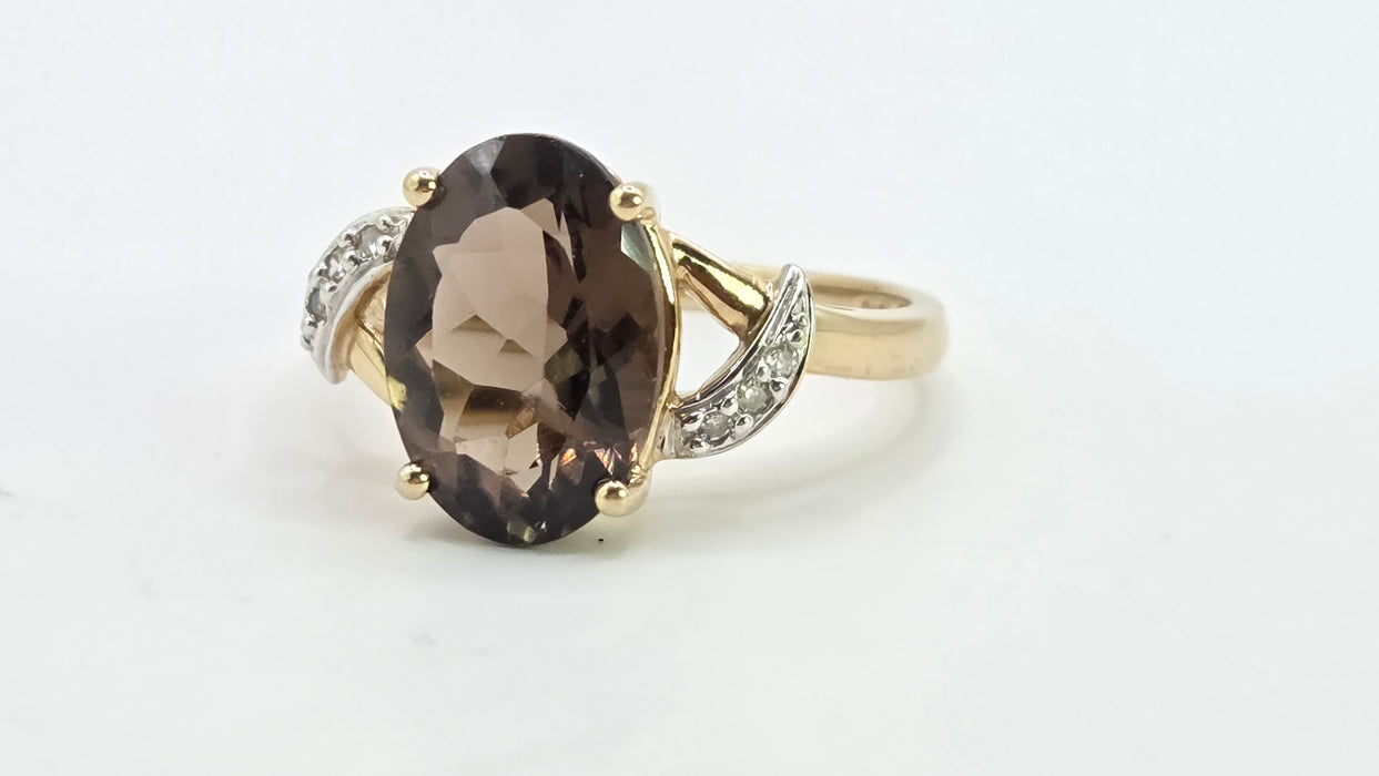 Vintage: 9ct Yellow Gold Smoky Quartz & Diamond Ring