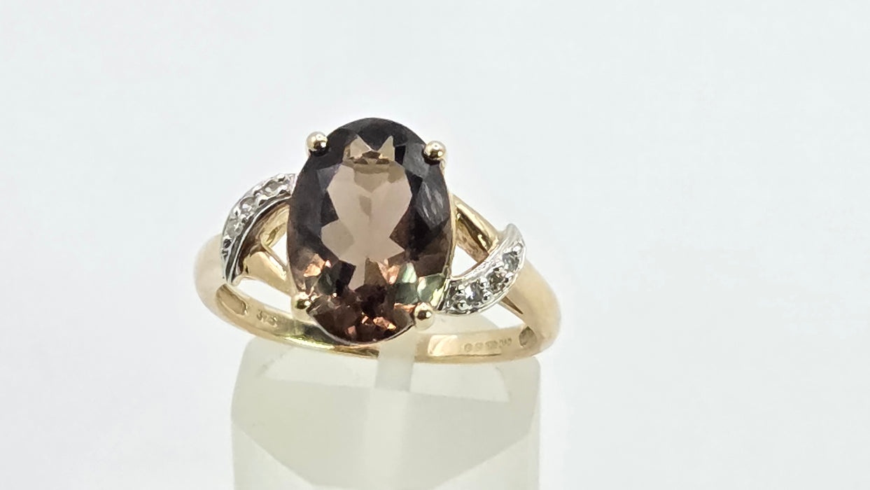 Vintage: 9ct Yellow Gold Smoky Quartz & Diamond Ring