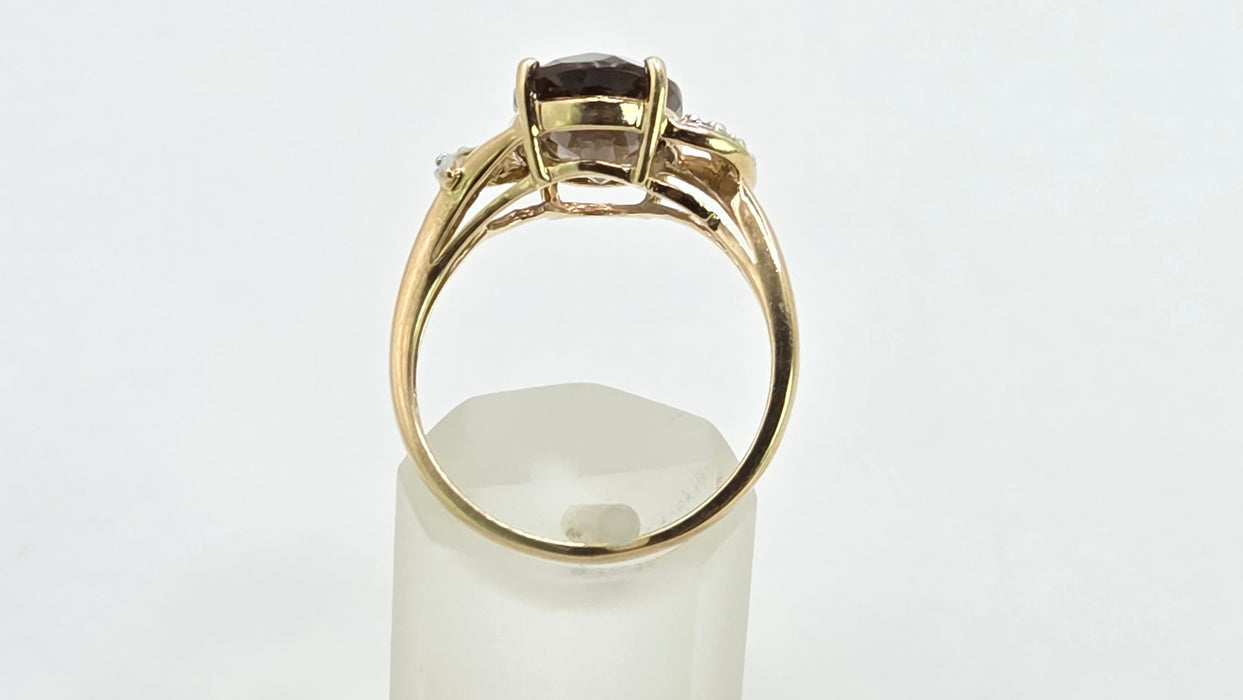 Vintage: 9ct Yellow Gold Smoky Quartz & Diamond Ring