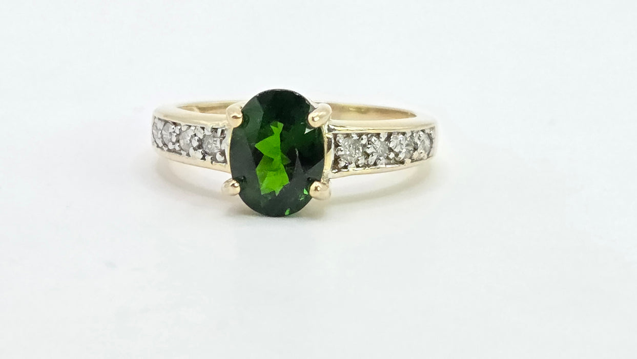 Vintage: 9ct Yellow Gold Chrome Diopside & Diamond Ring