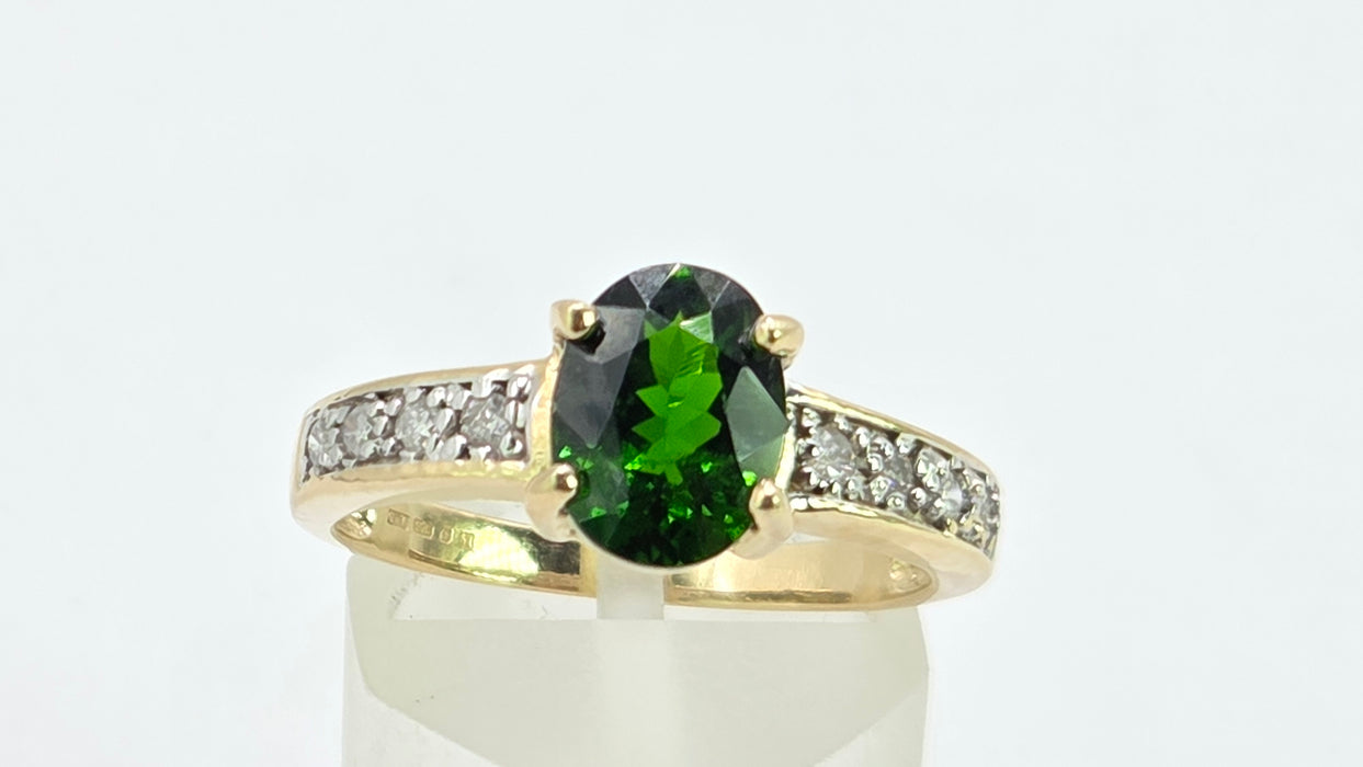 Vintage: 9ct Yellow Gold Chrome Diopside & Diamond Ring