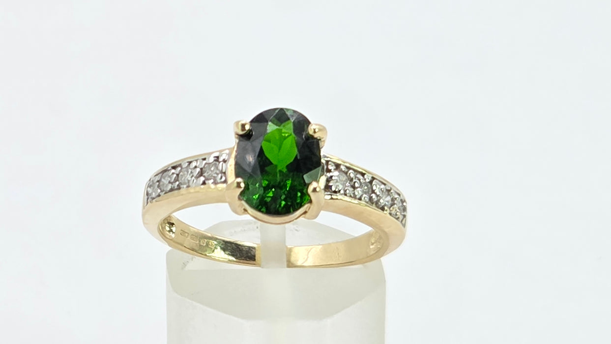 Vintage: 9ct Yellow Gold Chrome Diopside & Diamond Ring
