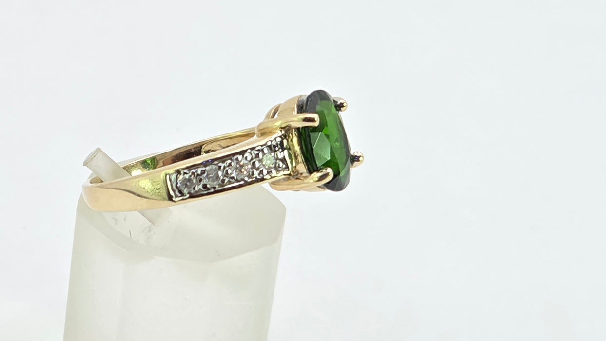 Vintage: 9ct Yellow Gold Chrome Diopside & Diamond Ring
