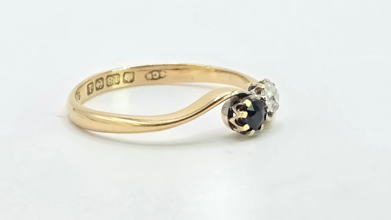 Antique: 18ct Yellow Gold Sapphire & Diamond Moi et Toi Crossover Ring — From 1910