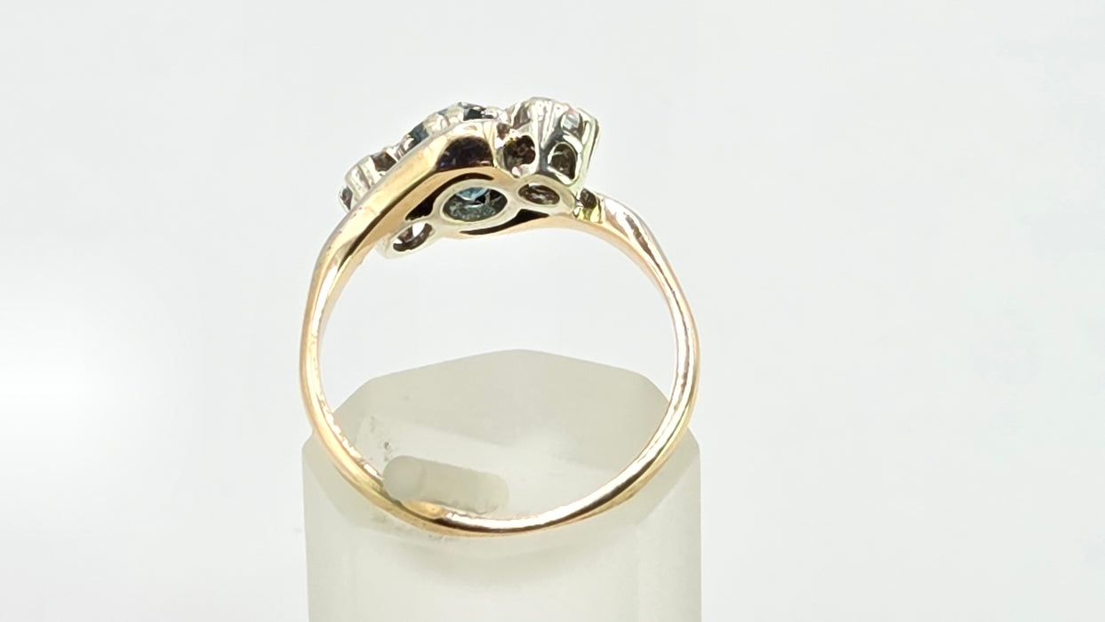 Vintage: 9ct Yellow Gold Blue Zircon & Glacier Topaz Three Stone Ring