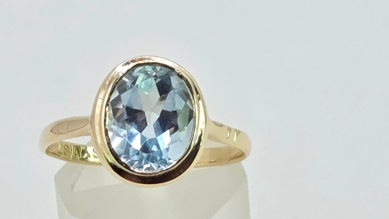 Vintage: 9ct Yellow Gold Blue Topaz Solitaire Ring — From 1966