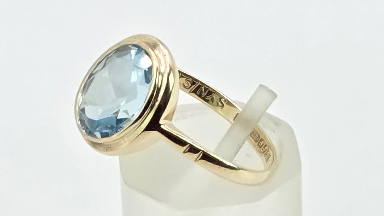 Vintage: 9ct Yellow Gold Blue Topaz Solitaire Ring — From 1966