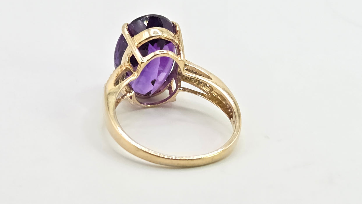 Vintage: 9ct Yellow Gold Amethyst & Diamond Cocktail Ring
