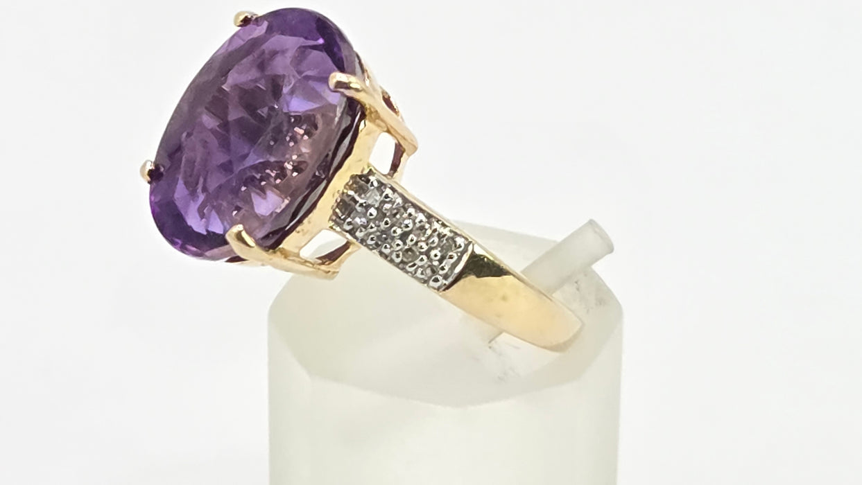 Vintage: 9ct Yellow Gold Amethyst & Diamond Cocktail Ring