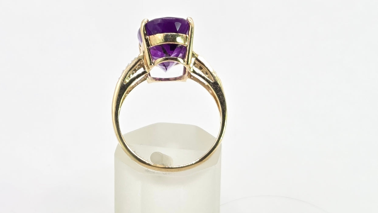 Vintage: 9ct Yellow Gold Amethyst & Diamond Cocktail Ring