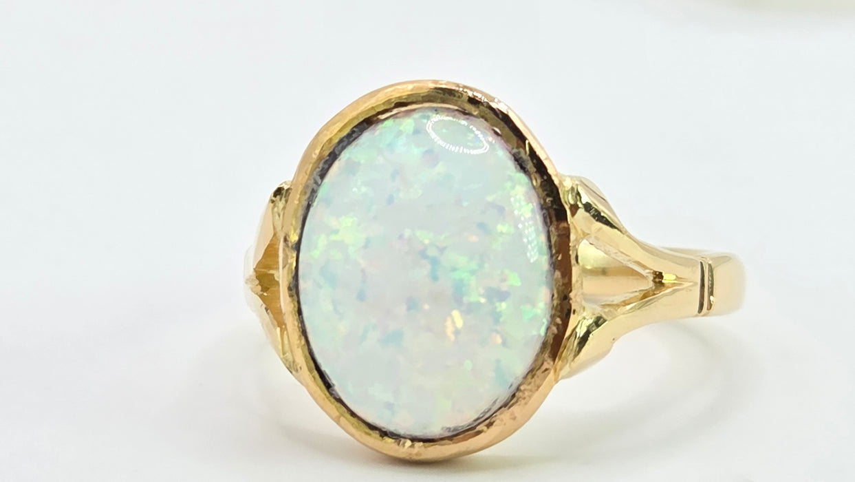 Vintage: 18ct Yellow Gold Opal Signet Ring — From 1958