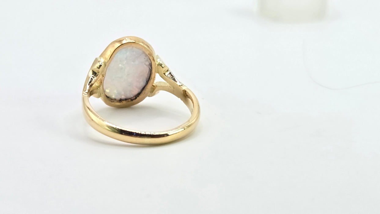 Vintage: 18ct Yellow Gold Opal Signet Ring — From 1958
