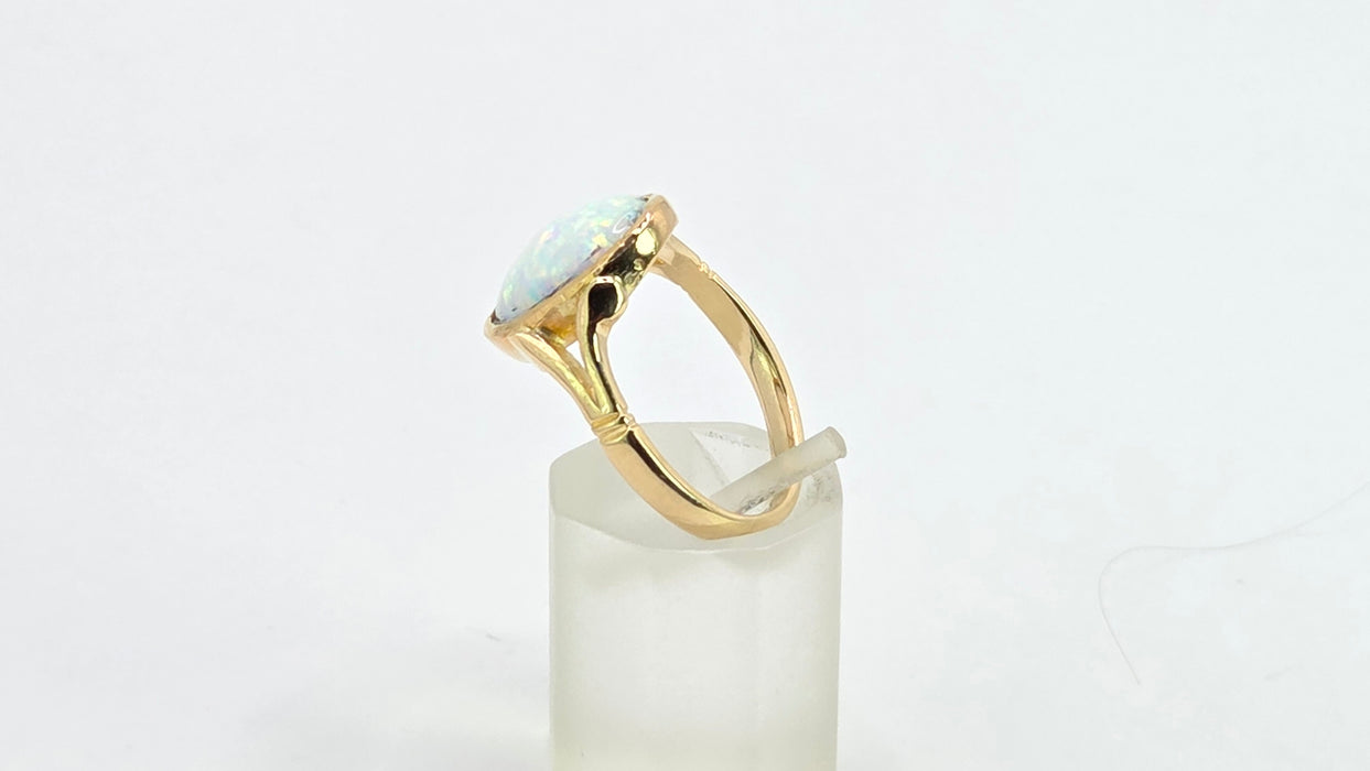 Vintage: 18ct Yellow Gold Opal Signet Ring — From 1958