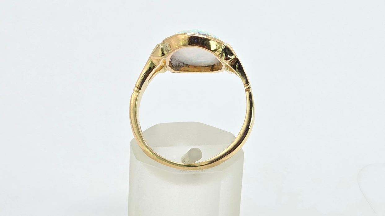 Vintage: 18ct Yellow Gold Opal Signet Ring — From 1958