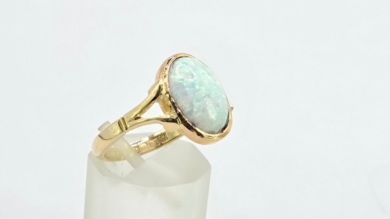 Vintage: 18ct Yellow Gold Opal Signet Ring — From 1958