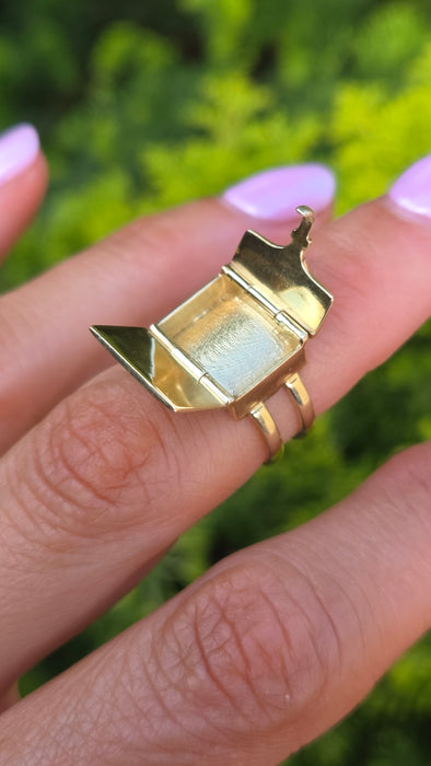 Antique: 18ct Yellow Gold Art Deco Blue Enamel Secret Compartment/ Poison Ring