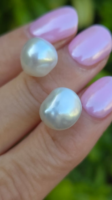 Vintage: 9ct Yellow Gold Baroque Pearl Stud Earrings