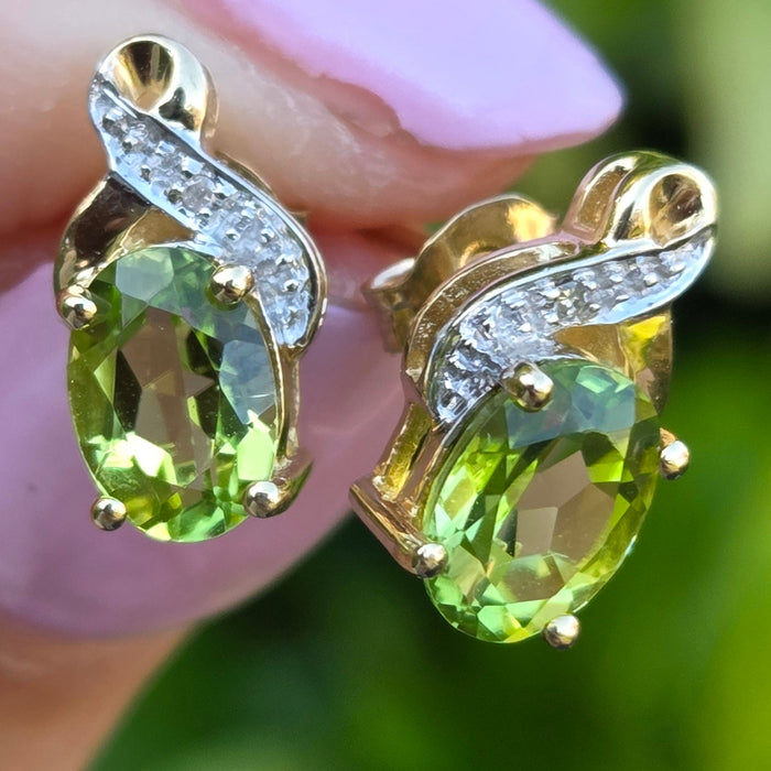 Vintage: 9ct Yellow Gold Peridot & Diamond Stud Earrings