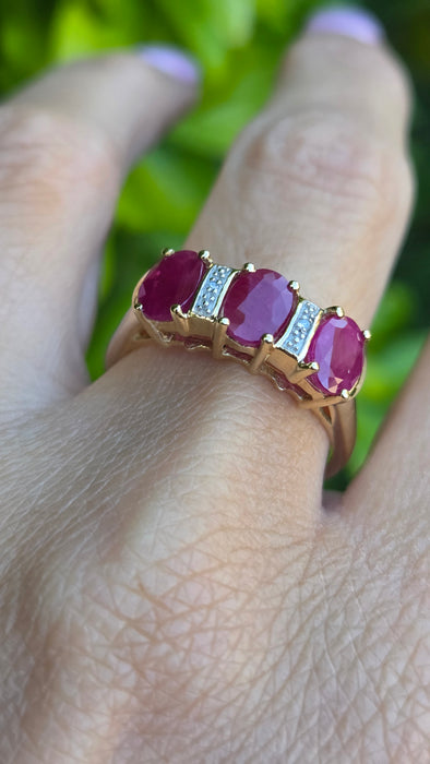 Vintage: 9ct Yellow Gold Ruby & Diamond Dress Ring