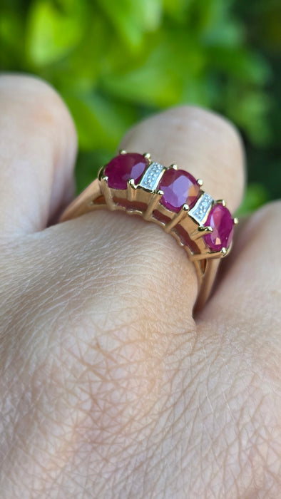 Vintage: 9ct Yellow Gold Ruby & Diamond Dress Ring