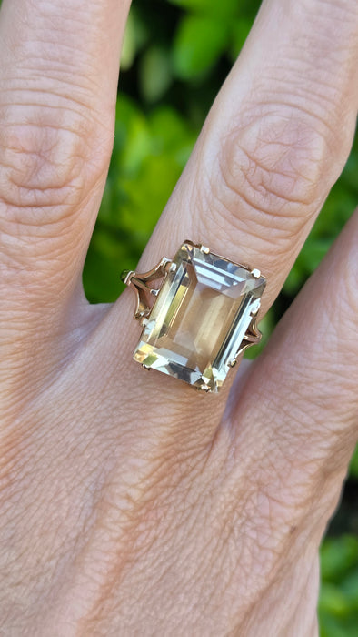 Vintage: 9ct Yellow Gold Pale Citrine Rectangular Solitaire Ring