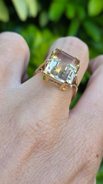 Vintage: 9ct Yellow Gold Pale Citrine Rectangular Solitaire Ring