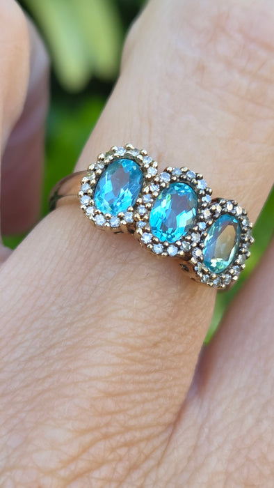 Vintage: 9ct Gold Aquamarine & Diamond Triple Cluster Ring