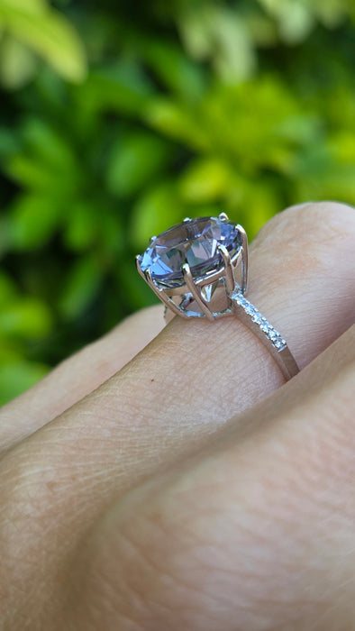 Vintage: 9ct White Gold Lilac Quartz & Diamond Dress Ring