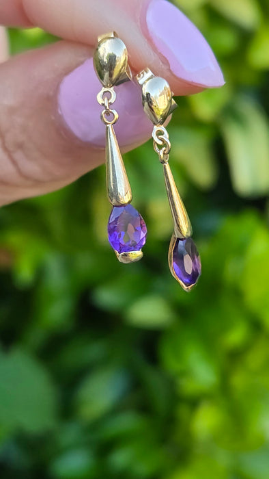 Vintage: 9ct Yellow Gold Pear Amethyst Torpedo Drop Earrings