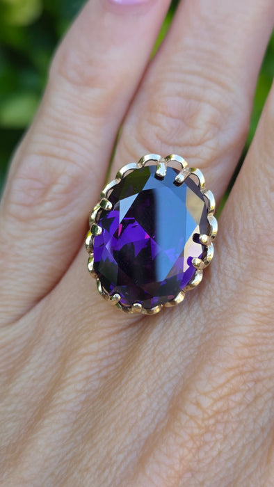Vintage: 9ct Yellow Gold Oval Amethyst Cocktail Solitaire Ring — From 1968