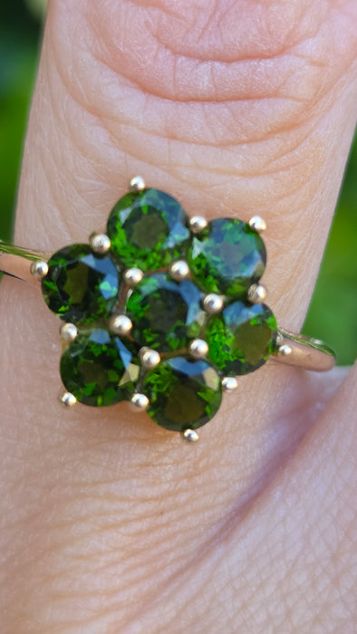 Vintage: 9ct Yellow Gold Chrome Diopside Daisy Cluster Ring