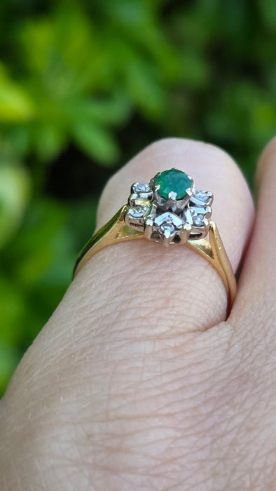 1061: Vintage: 18ct Gold Emerald Diamonds Flower Head Ring- From 1975 (Copy)