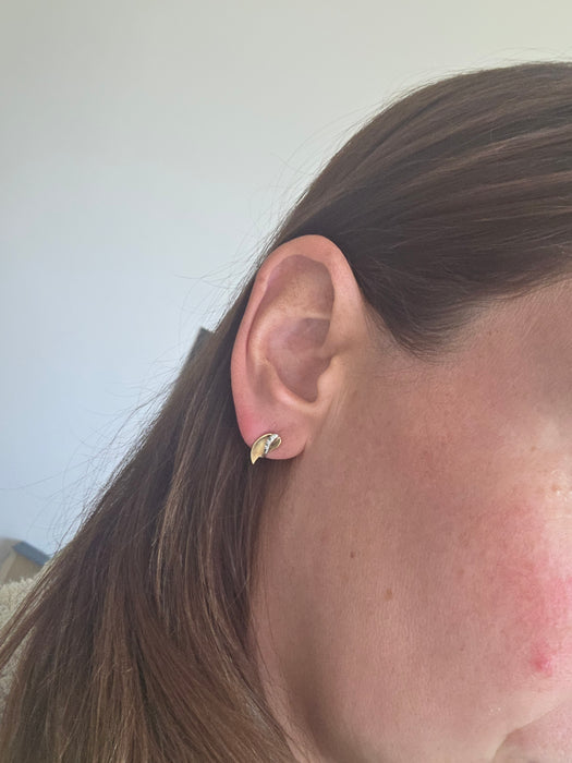 Vintage: 9ct Yellow Gold Peridot & Diamond Alternating Half Hoop Stud Earrings