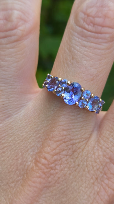 Vintage: 9ct Yellow Gold Tanzanite Dress Ring