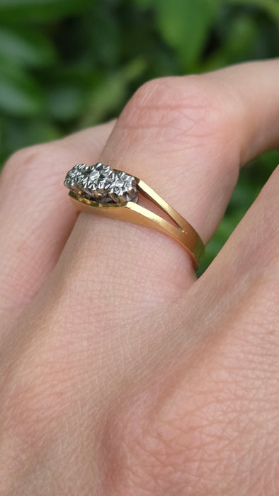 Vintage: 18ct Yellow Gold Three Stone Diamond Illusion Set Ring — From 1973