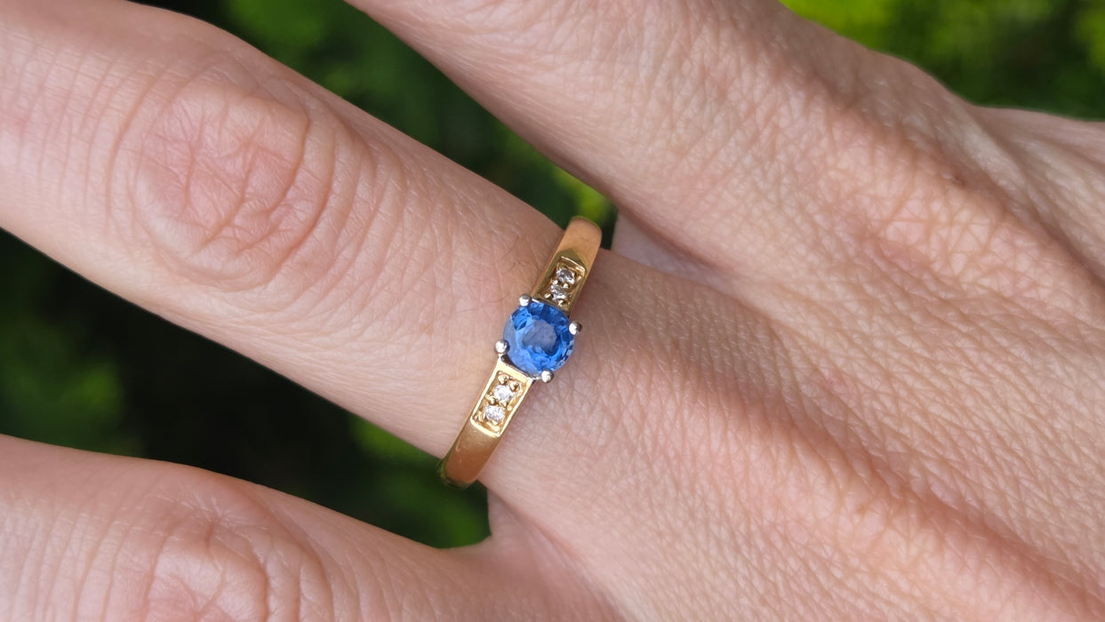 Vintage: 18ct Yellow Gold Sapphire & Diamond Dress Ring — From 1995
