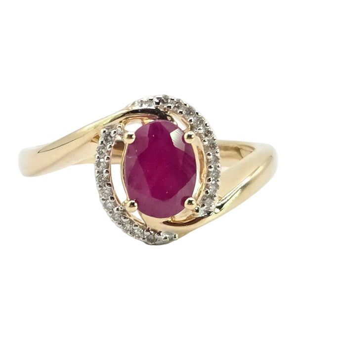 Vintage: 14ct Yellow Gold Ruby & Diamond Halo Ring